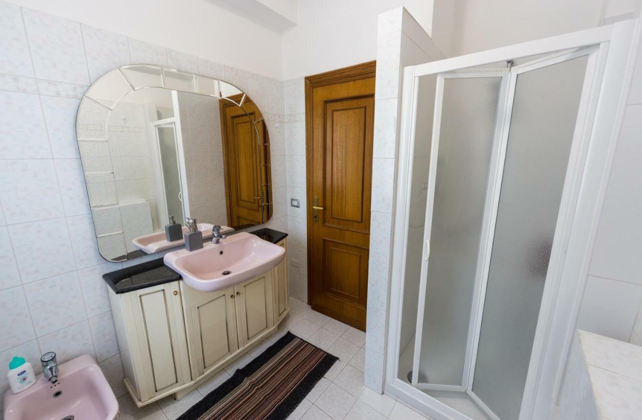 Hotel 32 à Ciampino Extérieur photo
